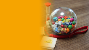 しゃかしゃかみっけ イエローカード（縦型）